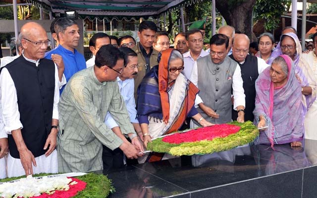 টুঙ্গিপাড়ার উদ্দেশ্যে আ.লীগের নতুন কমিটি