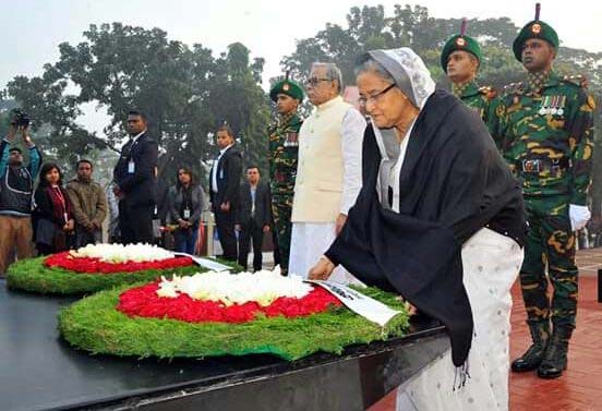 শহীদ বুদ্ধিজীবীদের স্মৃতিস্তম্ভে রাষ্ট্রপতি ও প্রধানমন্ত্রীর শ্রদ্ধা