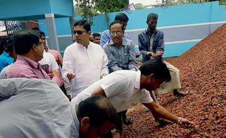 স্কুল ভবন নির্মাণে দুর্নীতি ধরলেন প্রতিমন্ত্রী পলক