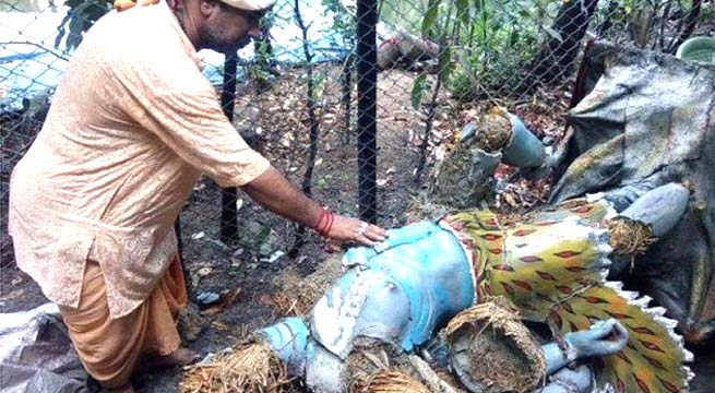 ধর্ম অবমাননার অভিযোগ তুলে হিন্দু গ্রামে ব্যাপক ভাঙচুর-মারধর এলাকাবাসীকে