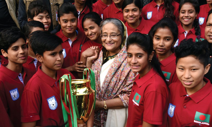 বাংলাদেশ অনুর্ধ্ব ১৫ নারী ফুটবল দলকে প্রধানমন্ত্রী শেখ হাসিনার সংর্বধনা