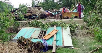 ঘূর্ণিঝড় আশ্রয়কেন্দ্রে ন্যূনতম মানবিক সুবিধা নেই