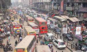 গুলিস্তানে চাঁদাবাজির জন্য যানজট