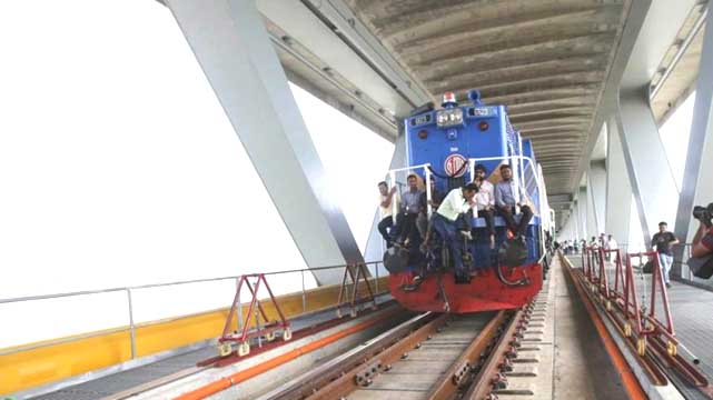 ট্রেনে করে ঢাকা টু ভাঙ্গা ভায়া পদ্মা সেতু