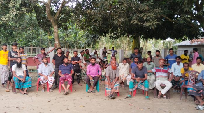 ঠাকুরগাঁওয়ে হরিপুরে গেরুয়াডাংগী গ্রামের ৪০০-৫০০পরিবার লোকজনের বের হওয়ার কোন রাস্তা নেই