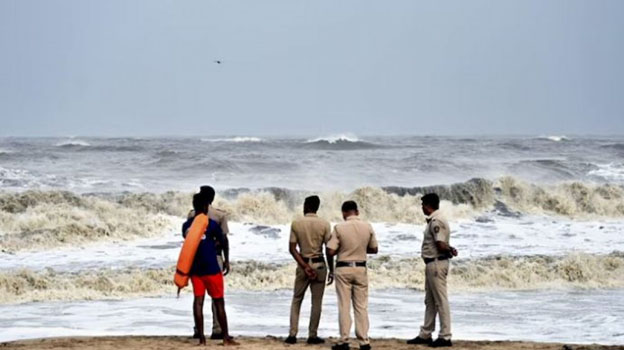 অবশেষে ওড়িশায় আঘাত হানলো দানা