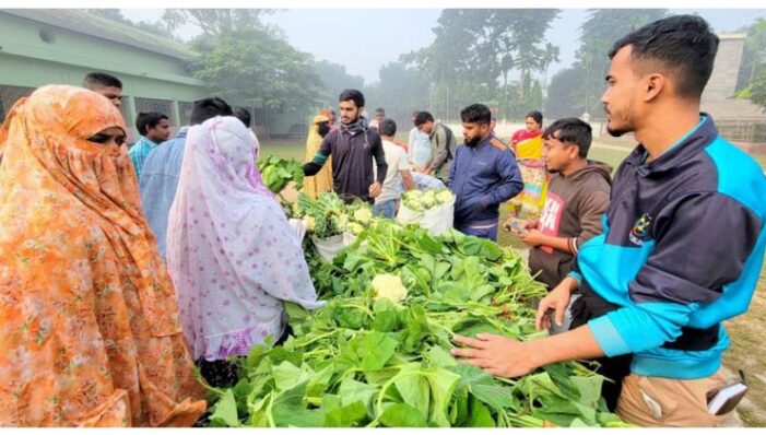 ঠাকুরগাঁওয়ে কৃষক ও ক্রেতার মেলবন্ধনের বাজার