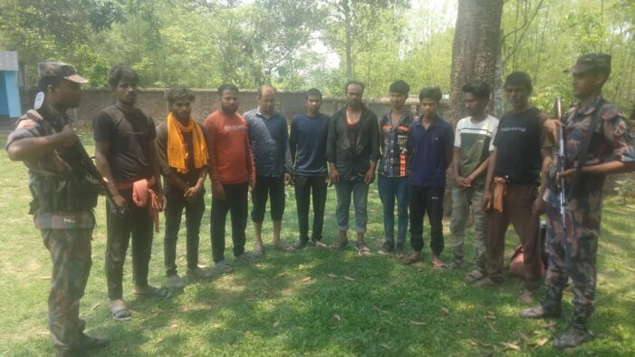 ভারত থেকে অনুপ্রবেশ, হরিপুরে বিজিবির হাতে আটক-১০