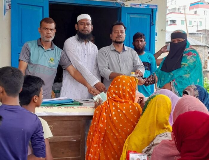 কসবায় ৫৫৯ কার্ডধারীর মাঝে টিসিবির পণ্য বিক্রি