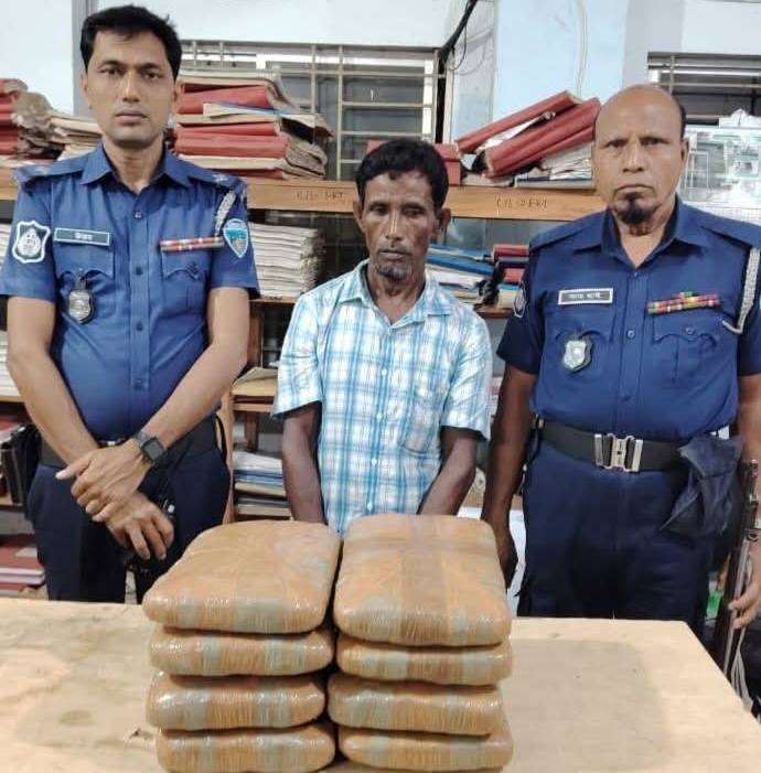 কসবায় ১৬কেজি গাজা উদ্ধার, গ্রেফতার ১