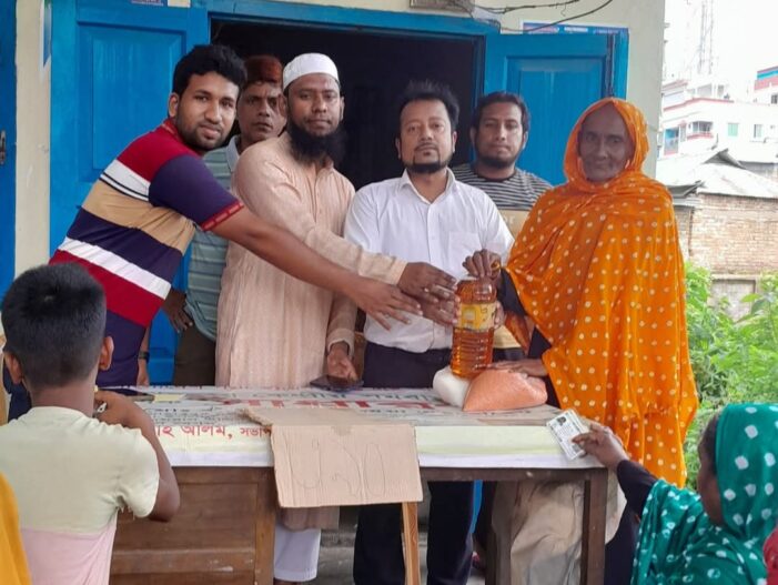 কসবায় ৪১৪জনের মধ্যে টিসিবির পণ্য বিক্রি
