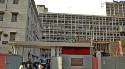 চাকরি হারানোর শঙ্কায় সচিবালয়ের কর্মচারীরা, আন্দোলনের ভাগ্য নির্ধারণ…