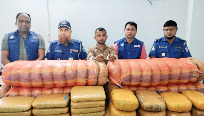 কসবায় ৮০ কেজি গাজা উদ্ধার, গ্রেপ্তার -১