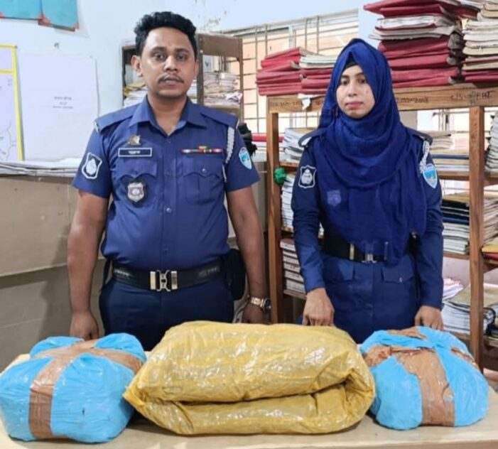 কসবায় পুলিশের বিশেষ অভিযানে ৬কেজি গাজা উদ্ধার