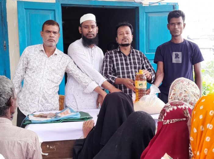কসবায় ফ্যামিলি কার্ডধারীদের মাঝে ন্যায্যমূল্যে টিসিবির পণ্য বিক্রি