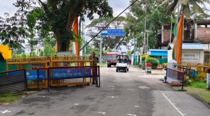 ত্রিপুরার মুখ্যমন্ত্রীকে ৩০০ কেজি হাঁড়িভাঙ্গা আম পাঠালেন প্রধান উপদেষ্টা          