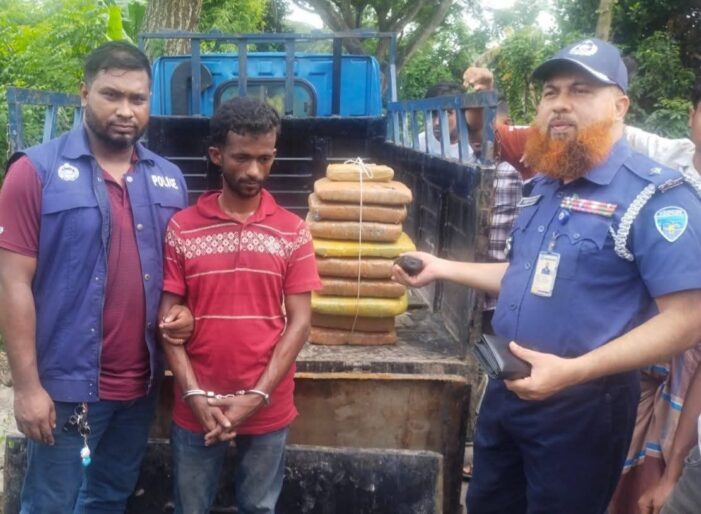 কসবায় ১৫ কেজি গাজা উদ্ধার,গ্রেফতার -১