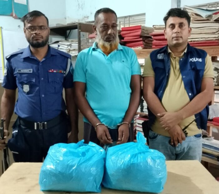 কসবায় ৪কেজি গাজা উদ্ধার, গ্রেফতার -১