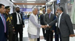 দেশে পৌঁছেছেন প্রধান উপদেষ্টা