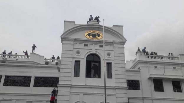 প্রধান বিচারপতির বাসভবন ভাংচুরের ঘটনায় নির্মিত তথ্যচিত্র গেলো জুলাই স্মৃতি জাদুঘরে