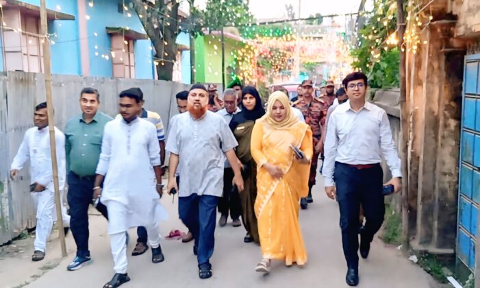 কসবায় অতিরিক্ত জেলা প্রশাসক মহোদয়ের পূজামন্ডপ পরিদর্শন