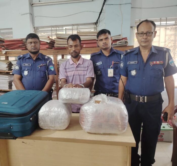 কসবায় পুলিশের অভিযানে ১৫কেজি গাজা উদ্ধার, গ্রেপ্তার -১