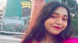 জুলাই শহীদ স্মৃতিস্তম্ভের সামনে দাঁড়িয়ে গালাগালি করা তরুণী গ্রেফতার