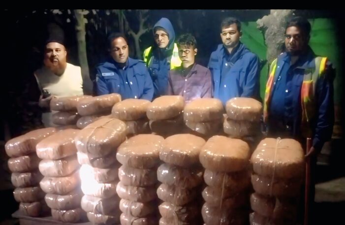 কসবায় ১২০ কেজি গাঁজাসহ এক কারবারি আটক