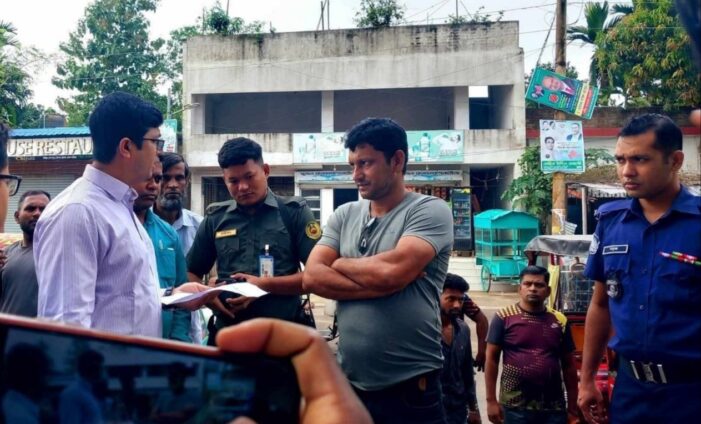 কসবা রেলওয়ে স্টেশনে টিকিট কালোবাজারি প্রতিরোধে অভিযান