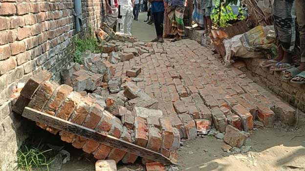 ৫.৭ মাত্রার ভুমিকম্পে সারাদেশে নিহত ৫ ও আহত তিন শতাধিক
