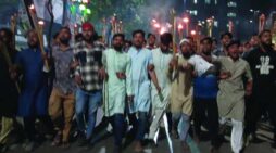 ‘আমি জয় বাংলা করি’, এনসিপির মিছিলে দাঁড়িয়ে যুবক বললেন আমারে কিছু কর