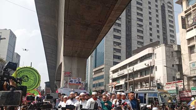 সোজা আঙ্গুলে ঘি না উঠলে বাঁকা করার হুঁশিয়ারি ডা. তাহেরের