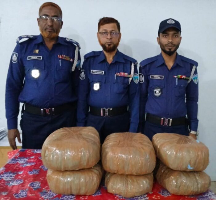 কসবায় পুলিশের বিশেষ অভিযানে ১০কেজি গাঁজা উদ্ধার