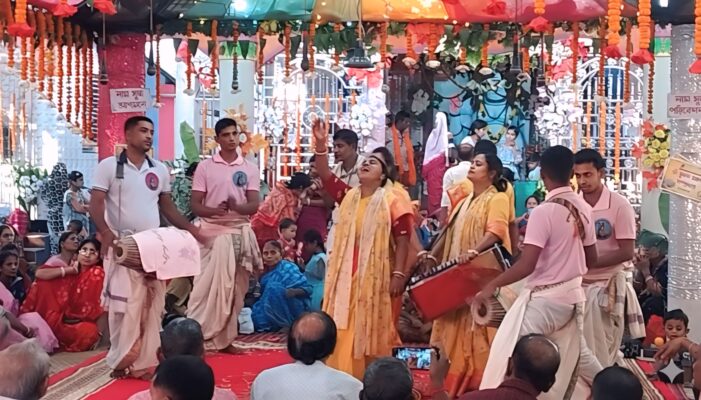 কসবায় বিশ্ব শান্তিকল্পে দেশ ও জাতির মঙ্গল কামনায় শ্রী শ্রী তারকাব্রহ্ম হরিনাম মহাযজ্ঞ অনুষ্ঠান