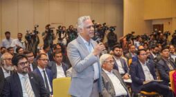 কর সন্ত্রাস থেকে মুক্তি চাই: নাসিম মঞ্জুর