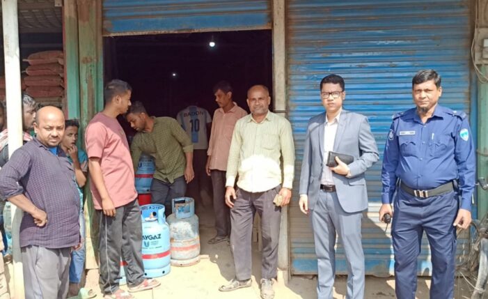 কসবায় ১২কেজি এলপিজি গ্যাসের সর্বোচ্চ মূল্য নির্ধারণ ১৪০০ টাকা