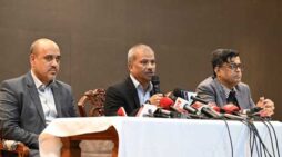 ‘হ্যাঁ’ বা ‘না’ উভয় পক্ষেই কথা বলার অধিকার সবার আছে…আসিফ নজরুল