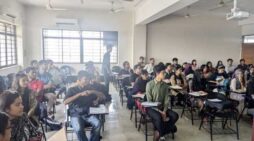 সরকার একমুখী না সমন্বিত শিক্ষা বাস্তবায়ন করবে?