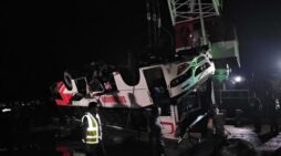 দৌলতদিয়া ফেরিঘাটে পদ্মায় বাস ডুবিতে ৪০মরদেহ উদ্ধার ও নিখোজ অনেক