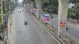 ফাঁকা হচ্ছে ঢাকা, ঘরের পথে নারীর টানে মানুষ