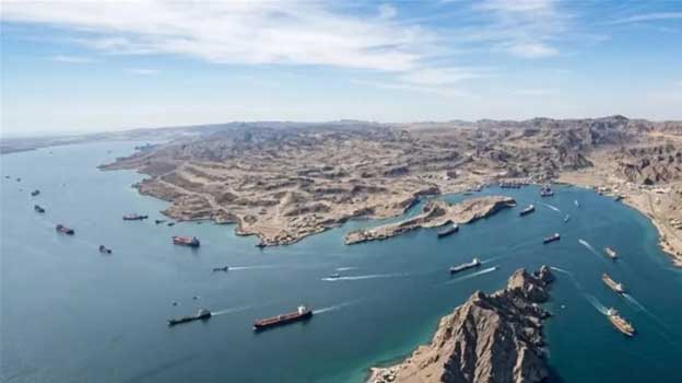 হরমুজ প্রণালির নিয়ন্ত্রণ নিয়ে যুক্তরাষ্ট্রের বিরুদ্ধে ইরানের বাজিমাত