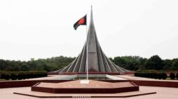 আজ মহান স্বাধীনতা দিবস : মাথা উঁচু করে দাঁড়ানোর দিন