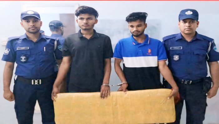কসবায় ১২কেজি গাঁজাসহ ২ কারবারি আটক