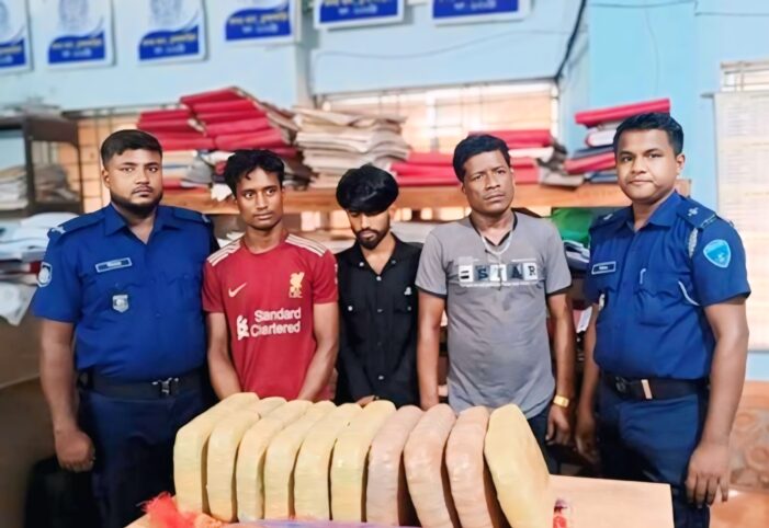 কসবায় ৩ মাদক কারবারি আটক