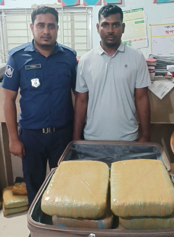 কসবায় ১৮কেজি গাঁজাসহ বিজিবি সদস্য গ্রেপ্তার