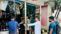 কসবায় অতিরিক্ত মূল্যে জ্বালানি তেল বিক্রি করায় দুই ব্যবসায়ীকে জরিমানা