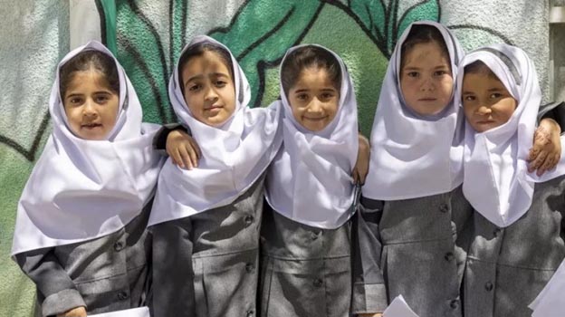 ইরানে সব শিক্ষা প্রতিষ্ঠানে অনলাইন ক্লাসের ঘোষণা