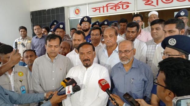 বর্তমানে মানুষের আকর্ষণ বেশি রাজনীতির প্রতি … স্পিকার