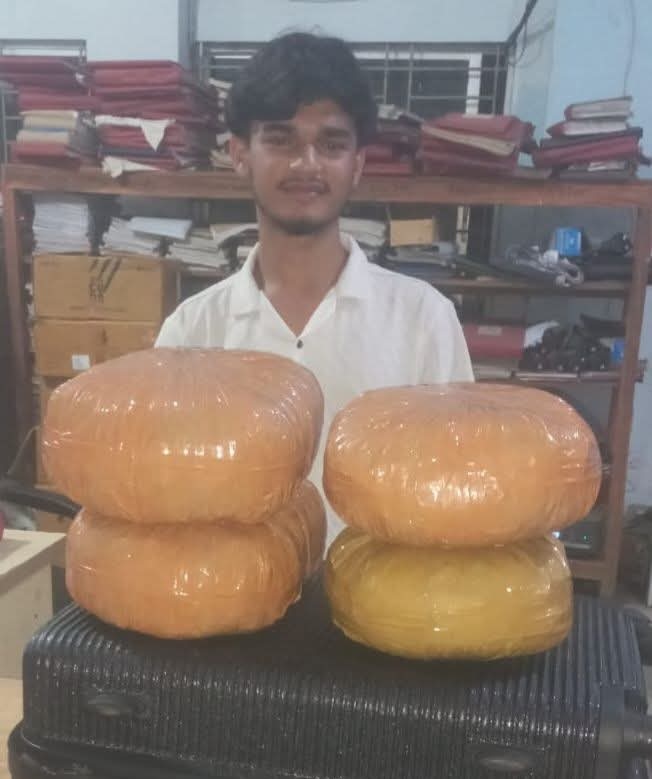 কসবায় ৮কেজি গাঁজাসহ মাদক কারবারি আটক