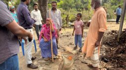 ক্ষতি হওয়ার কয়েক মিনিটের মধ্যেই পাশে ইউএনও চন্দন কর; হরিপুরে উপজেলা প্রশাসনের দ্রুত সহায়তায় জনমনে প্রশংসা